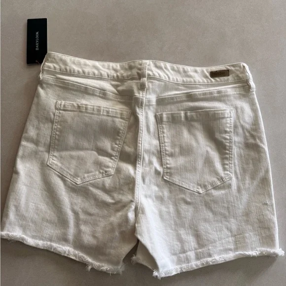 NWT Liverpool White Jean Shorts - Picture 5 of 9